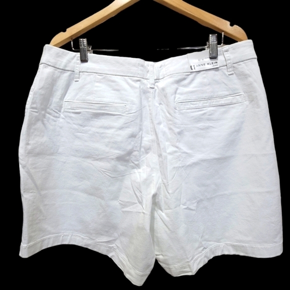 NWT Anne Klein Size 20 Cotton/Spandex Blend White Jean Chino Shorts with Pockets - Picture 3 of 7
